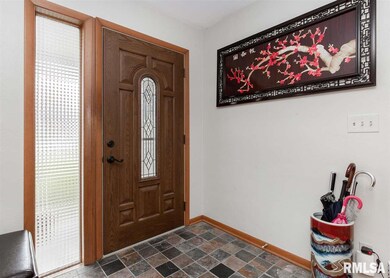 2118 Olympia Dr, Bettendorf, IA 52722 - photo 2