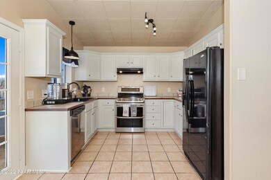 004_Kitchen