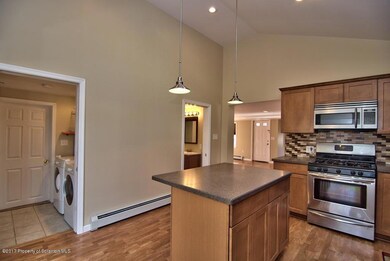 185 Spruce St, Archbald, PA 18403 - photo 5