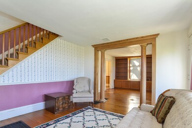 005-Living_Room-4000118-large