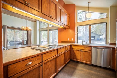 57364 Lost Ln, Sunriver, OR 97707 - photo 2