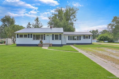 6936 Ryburn St, Shelby Township, MI 48317 - photo 2