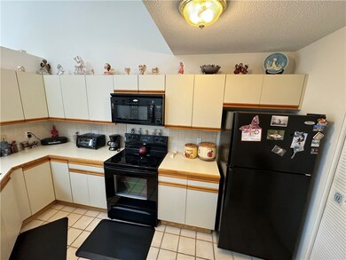 763 Williamsburg Cir, Warwick, RI 02886 - photo 6