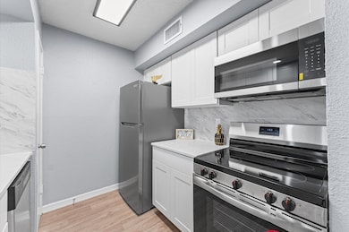 Beautifully updated Kitchen With Brand New Applian