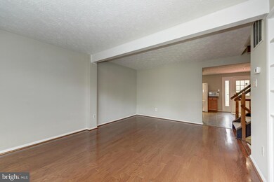 11565 Ivy Bush Ct, Reston, VA 20191 - photo 2