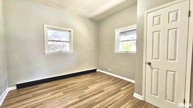 202 S Liberty St, Marion, IL 62959 - photo 4