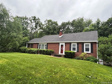 15 Orchard Rd, Poughkeepsie, NY 12603 - photo 2