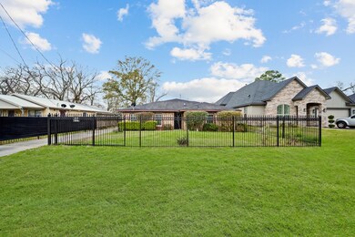 6933 Shotwell St, Houston, TX 77028 - photo 6