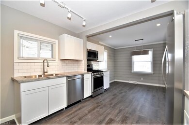 5182 Arch St, Maple Heights, OH 44137 - photo 5