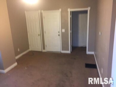 403 E 6th St, Davenport, IA 52803 - photo 6
