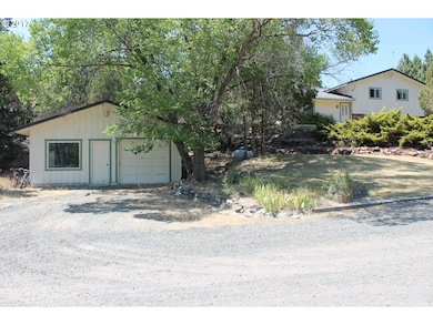 306 Adams Dr, Canyon City, OR 97820 - photo 2