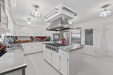 14220 Hillside Rd, Elm Grove, WI 53122 - photo 7