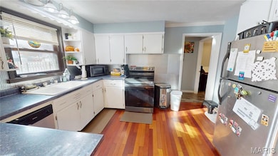 924 Durley St, Greenville, IL 62246 - photo 7