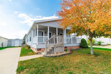 11160 Chestnut Run Ct, South Lyon, MI 48178 - photo 2