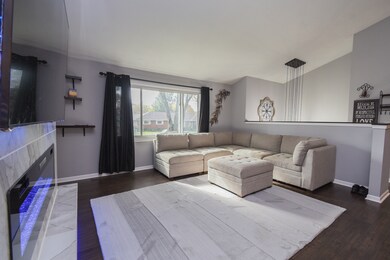 2918 Carriage Ln, Waukegan, IL 60085 - photo 6