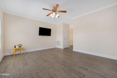 614 N Center Street Unit 5 (15 of 33)