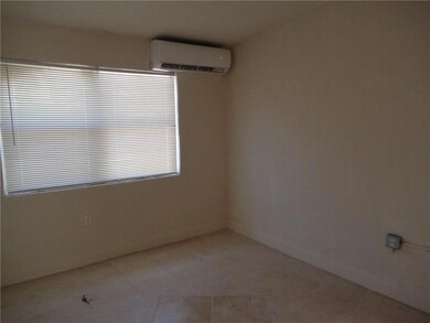 2204-2206 Atlanta St unit 4, Hollywood, FL 33020 - photo 2
