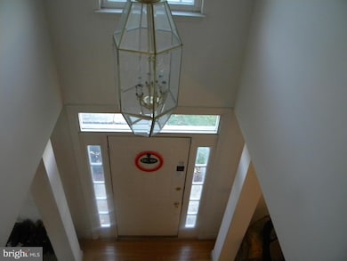 7613 Stratfield Ln, Laurel, MD 20707 - photo 2