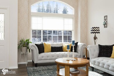 Entrance/Formal Living Rm