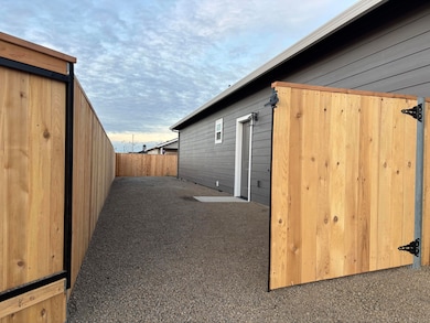 3715 Ford Dr, Medford, OR 97504 - photo 3