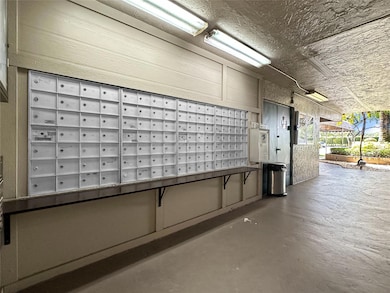 Colony Point Condominiums unit 116, Pembroke Pines, FL 33026 - photo 2