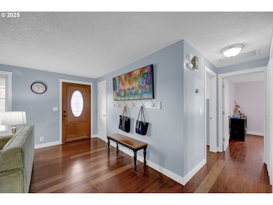 1036 Oak St, Junction City, OR 97448 - photo 3