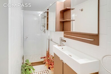 160 E 26th St unit 2-F, New York, NY 10010 - photo 4