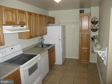 1121 Pelham Wood Rd, Parkville, MD 21234 - photo 3