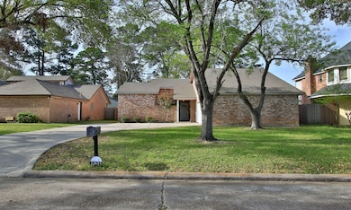 Community amenities include a clubhouse that can b