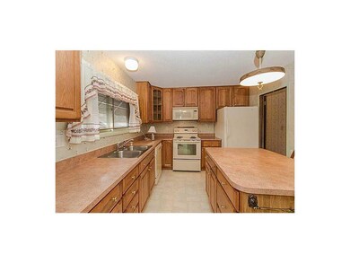 3809 Sue Ln NW, Cedar Rapids, IA 52405 - photo 2