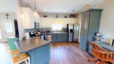 Spacious OPEN Kitchen!!