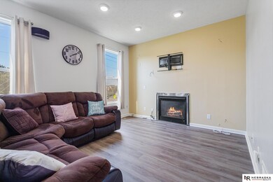 2404 Walnut Creek Dr, Papillion, NE 68046 - photo 4