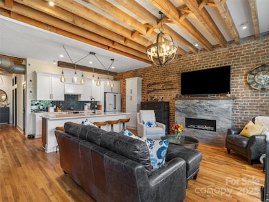 5 Town Square unit 204, Burnsville, NC 28714 - photo 5