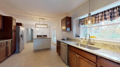 413 Country Club Dr, Jacksonville, NC 28546 - photo 6