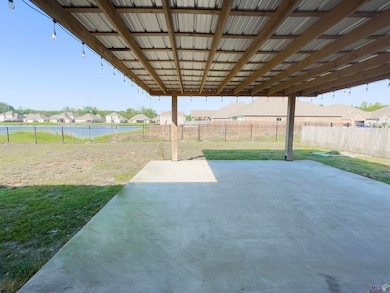 17490 Soaring Flight Dr, Prairieville, LA 70769 - photo 4