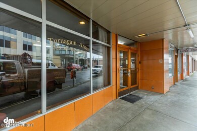 04-Front Exterior_IMG_9713_SSW