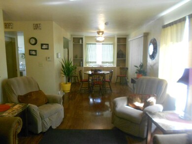 Living Room<|><|>