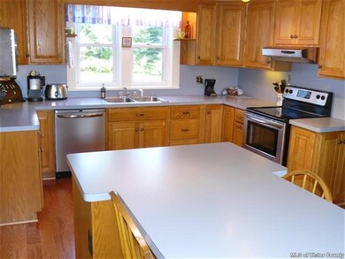 480 Crescent Ave, Highland, NY 12528 - photo 3