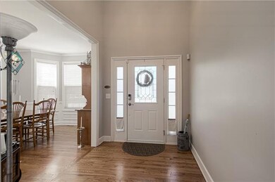 2-story entry welcomes family & friends