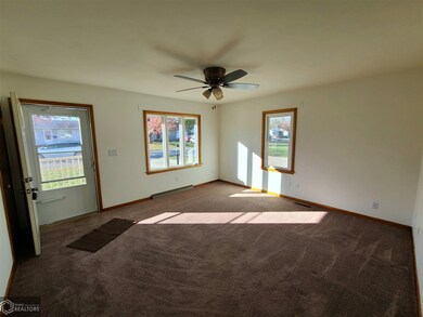 700 E 12th Street Place N, Newton, IA 50208 - photo 4