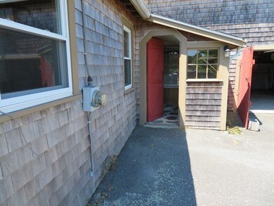 713 Russells Mills Rd unit Rear, South Dartmouth, MA 02748 - photo 2