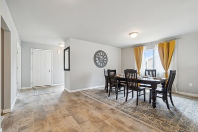 911 Village Dr, Davison, MI 48423 - photo 7