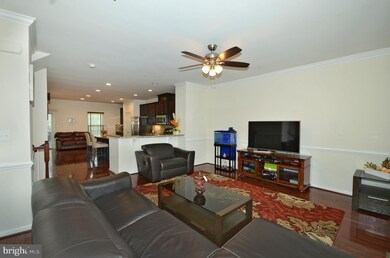 914 Magnolia Blossom Ct, Sykesville, MD 21784 - photo 3