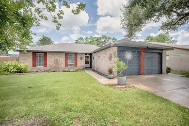 16111 David Glen Dr, Friendswood, TX 77546 - photo 2