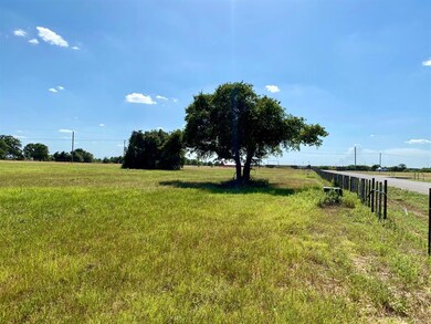 304 Timbers Cir, Poolville, TX 76487 - photo 2