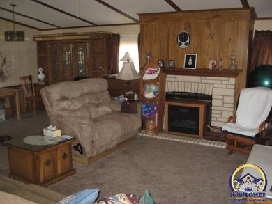 5127 SW Wanamaker Rd, Topeka, KS 66610 - photo 5