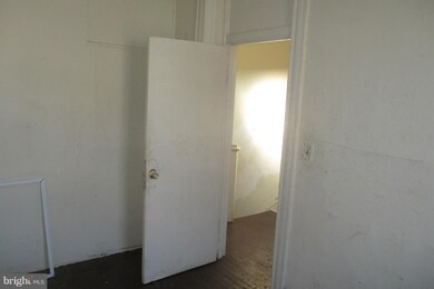 127 S Loudon Ave, Baltimore, MD 21229 - photo 3