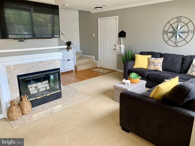 8206 Catbird Cir unit 201, Lorton, VA 22079 - photo 5