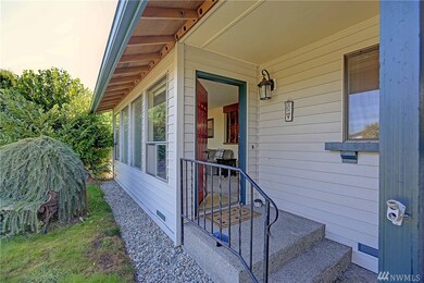 693 Island View Dr, Camano Island, WA 98282 - photo 6