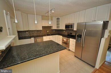 18314 Sharon Rd, Triangle, VA 22172 - photo 3